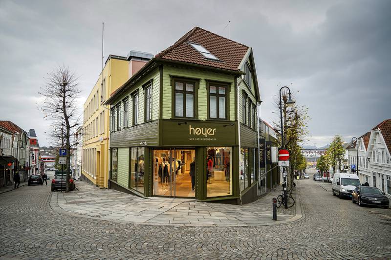 Klesbutikken Høyer har utvidet, og har tatt over de gamle lokalene til Indiska i krysset mellom Kirkegata og Breigata. FOTO: ROY STORVIK