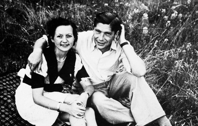 Gerda Grepp var venn av forfatteren Arthur Koestler, og sammen var de på farefull ferd under borgerkrigen i Spania. Her på den franske rivieraen, 1939.