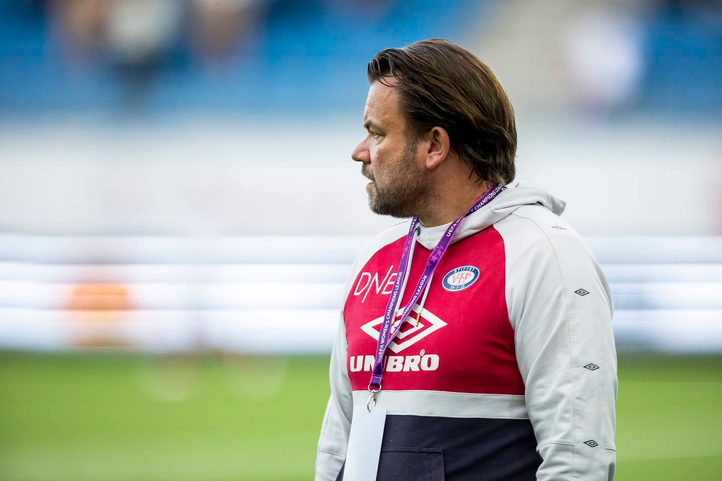 Vålerengas trener Jack Majgaard Jensen før kampen mellom Vålerenga og BK Häcken, i 2. playoff-runde i UEFA Womens Champions League på Intility Arena.