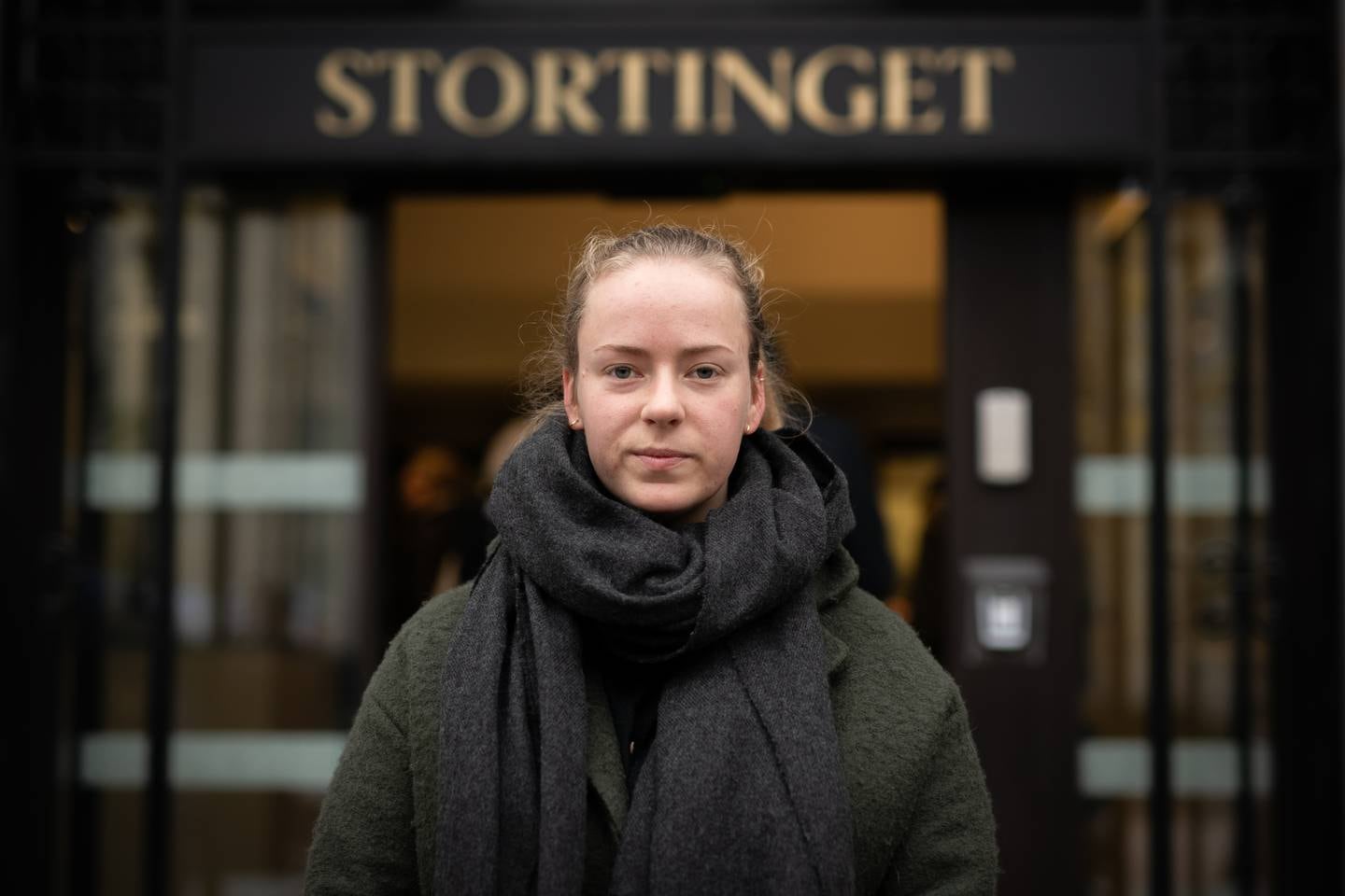 Tuva Todnem Lund, leder i Norsk studentorganisasjon - utenfor Stortinget i forbindelse med høring om psykisk helse.