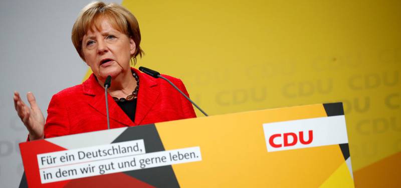 Angela Merkel styrer mot nok en periode som kansler i Tyskland etter valget i morgen. Fra talerstolen på et valgmøte utenfor Schwerin snakker hun om behovet for sikkerhet og stabilitet.