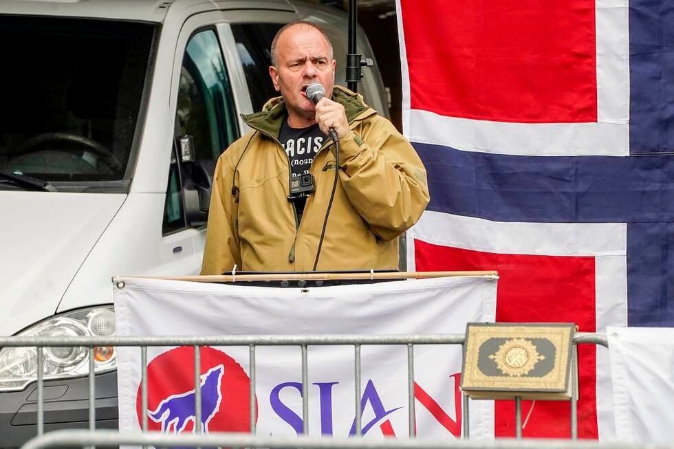 Oslo 20211002. 
SIAN-leder Lars Thorsen taler under markeringen Furuset senter lørdag.
Foto: Torstein Bøe / NTB