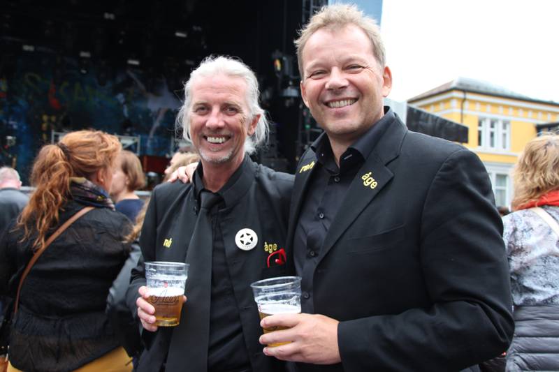 Morten Bliksrud og Pål Berskaug har fulgt Åge Aleksandersen i tykt og tynt gjennom 40 år. 