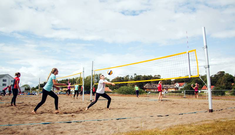 Travelt: Solvoll har arrangert både sandvolleyballskole og lands-lagssamling i Larkollen denne uka. FOTO: KENNETH STENSRUD