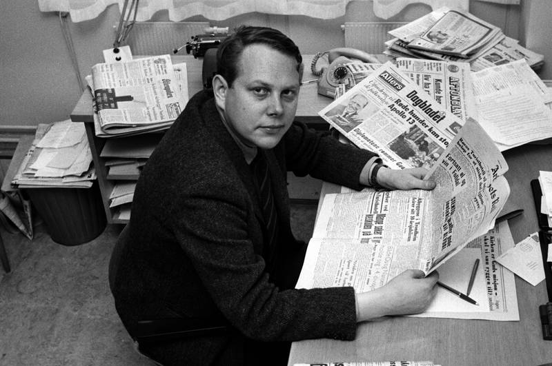 Arve Solstad som redaksjonssekretær og leder for politisk avdeling i Dagbladet. Bildet er fra 1970.