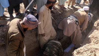 Over 2400 døde i jordskjelv i Afghanistan: – Alt var forvandlet til sand