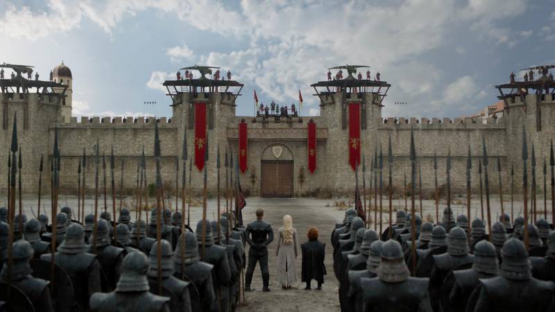 Det amerikanske TV-året satte ny rekord i antall dramaserier i 2019: 532 dramaserier, blant dem kostbare fantasyproduksjoner som HBOs «Game of Thrones» og «The Witcher» fra Netflix. Foto: HBO/Netflix