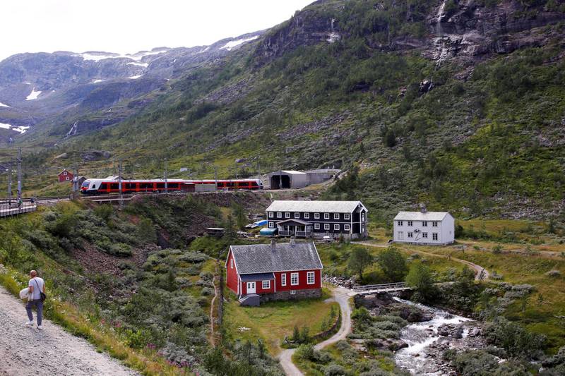 Bergensbanen byr på utrolig flotte naturopplevelser for den som har tid til å ta toget.