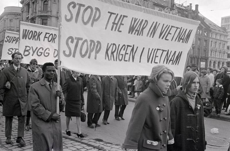 1. mai 1967 i Oslo. Vietnamkrigen var blitt et hett tema også i Norge. 
