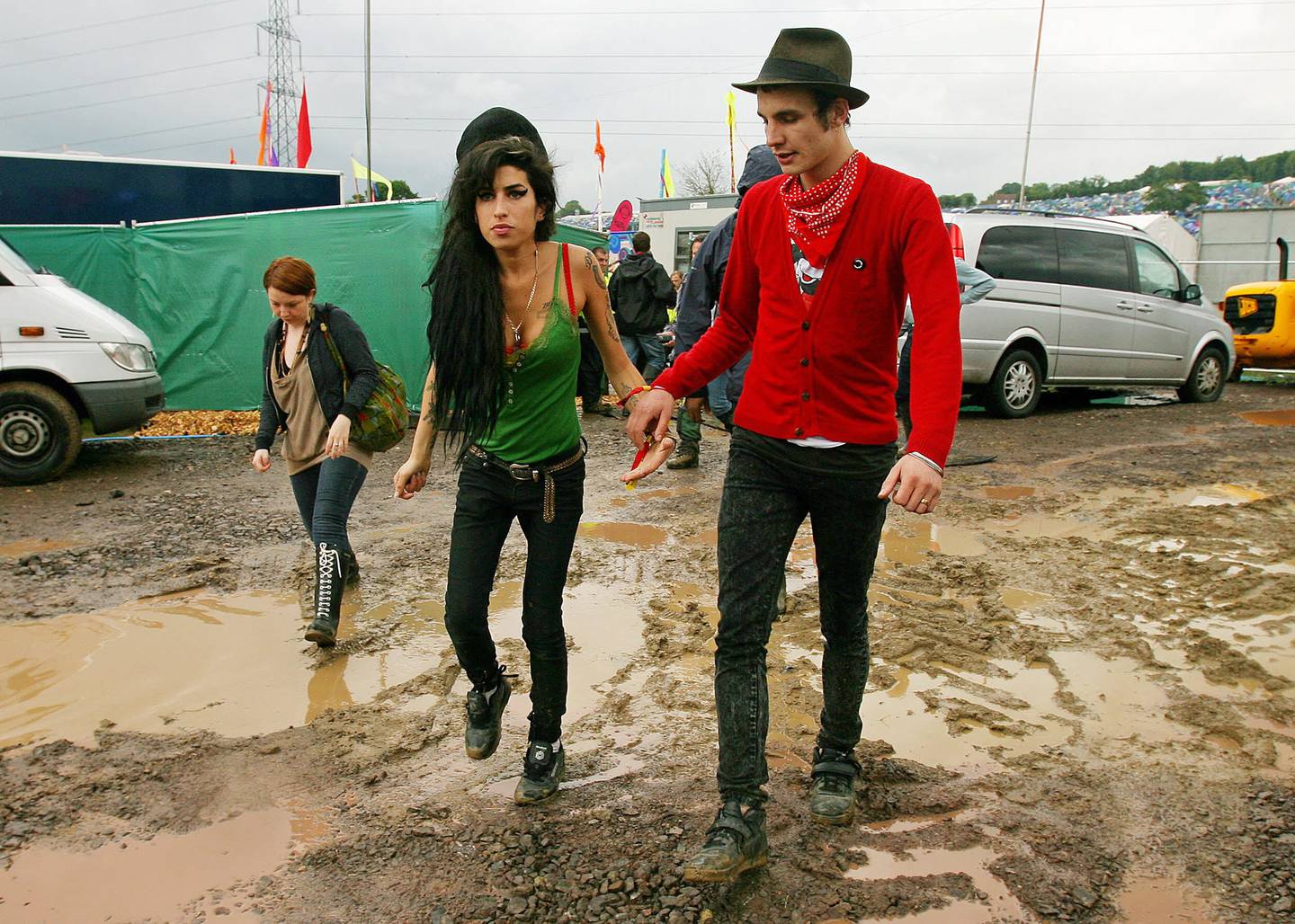Amy Winehouse og Blake Fielder-Civil i virkeligheten, på festival i Glastonbury i 2007.