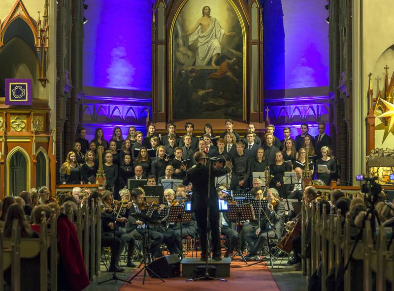 tidligere: Drammen symfoniorkester og koret fra St. Hallvard, fra en konsert i januar i år. FOTO: Børre E. Helgerud