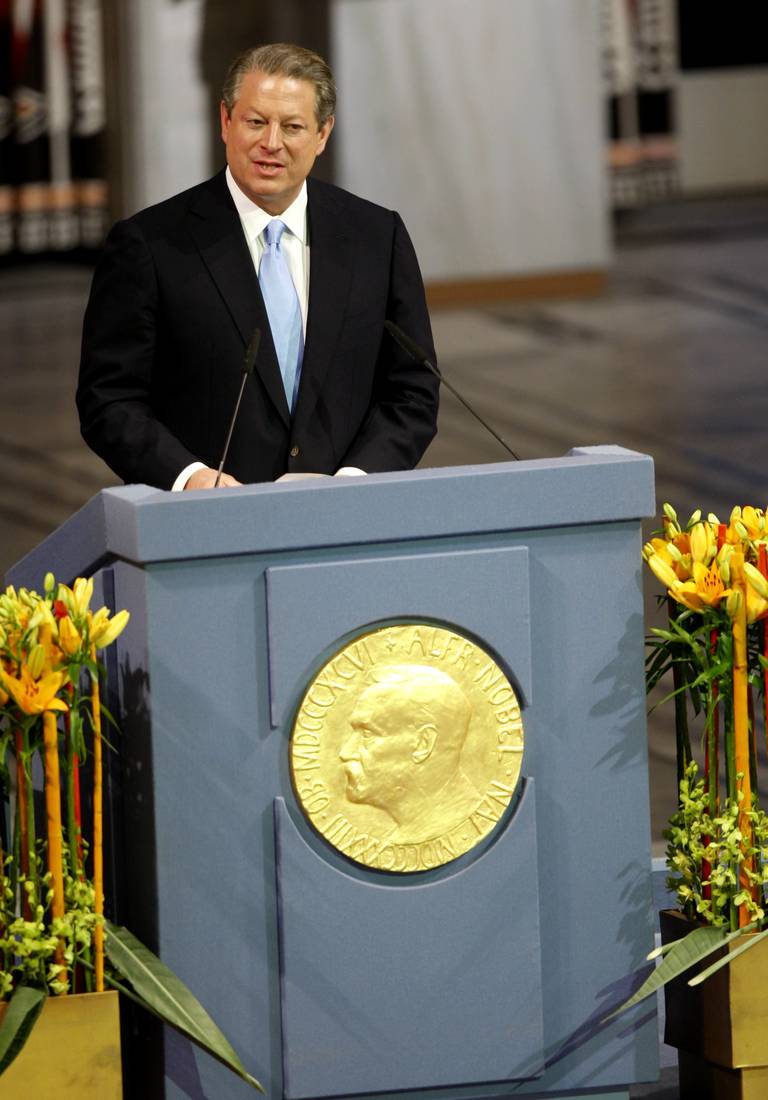 OSLO 20071210:
Fredsprisvinneren Al Gore holder Nobel-talen under  Fredsprisutdelingen i Oslo Rådhus mandag. 
Foto: Heiko Junge / NTB