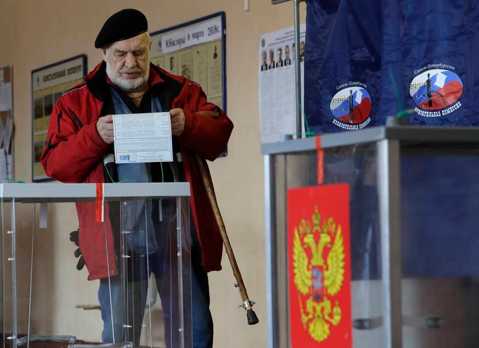 Russland går til urnene søndag: Her fra valglokale i St. Petersburg