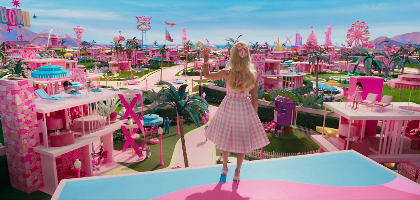 Produksjonen av filmens Barbieland trengte så mye knallrosa at en global malingprodusent på et tidspunkt tømte verden (!) for denne fargen.