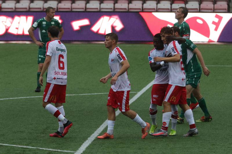 FFK restartet oppkjøringen til årets sesong i Postnordligaen med 1-0 hjemme mot Kvik Halden. Her feirer de skåringen.
