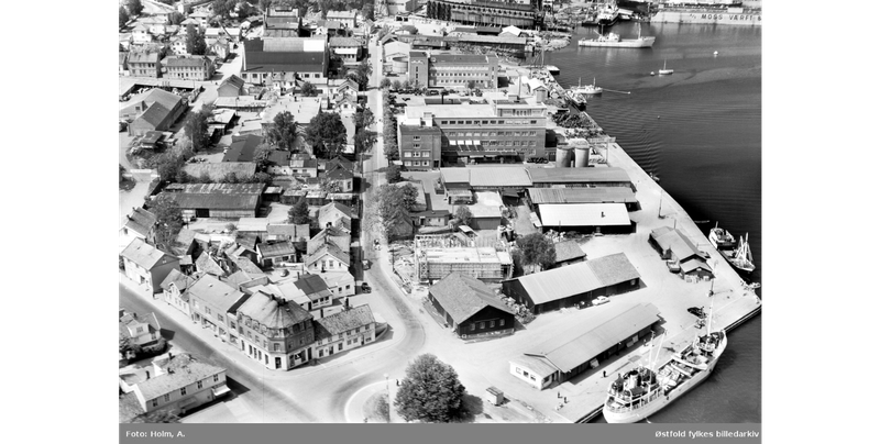 Persilfabrikken i Værftsgata 7 var en stor og velkjent produsent av vaskemidler. Den ble bygd i 1939, og på det meste sysselsatte den 80–90 ansatte. Den ble nedlagt i 1982.