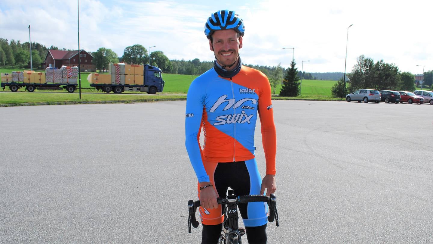 Tidligere terrengsyklist Thomas Engelsgjerd fra Halden, nå trener for en av sykkelgruppene i foreningen Idretten Skaper Sjanser.