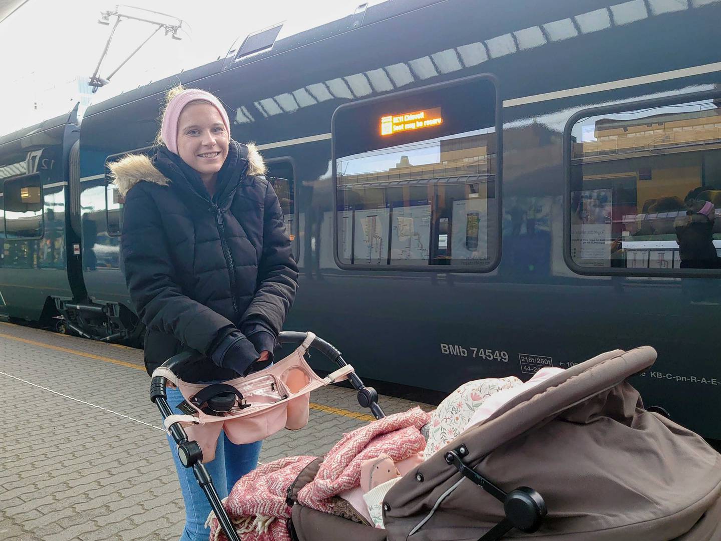 Pernille Dokken hadde kommet fra Tønsberg til Oslo for å besøke familie mandag. Turen ble forsinket av togkaoset som oppsto.
