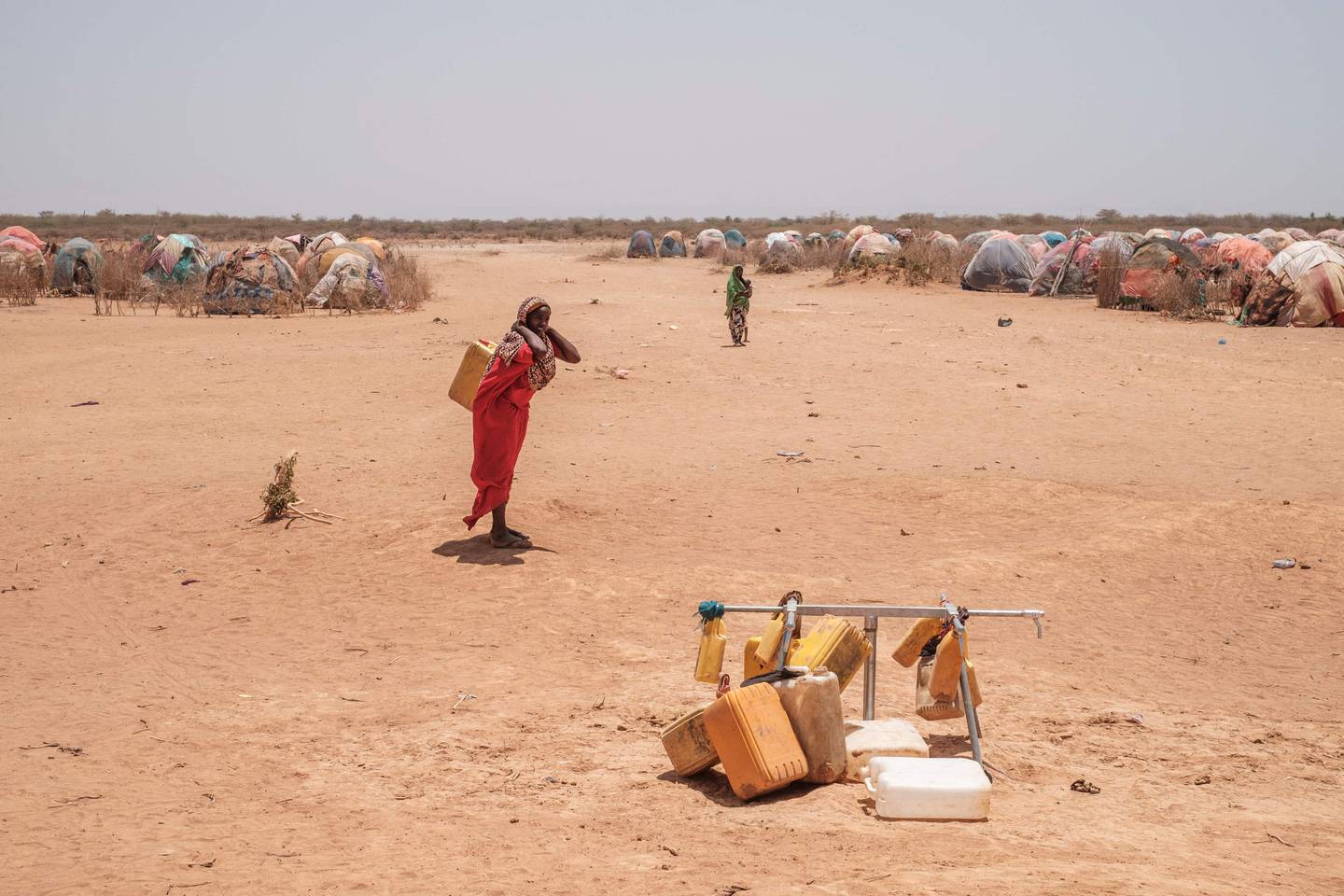 Det er alvorlig mangel på vann i flere land øst i Afrika etter den verste tørken på flere tiår. Her fra en vannstasjon som ikke virker, i en leir for internt fordrevne i nærheten av byen Gode i Ethiopia, i april i år.