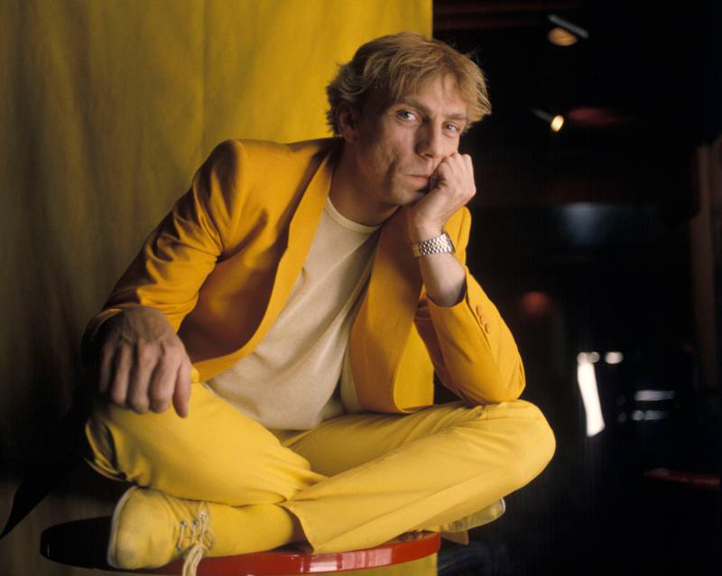 Oslo 1982-03: 
Jahn Teigen, norsk musiker og artist. Her i gul dress. FOTO: Henrik Laurvik / SCANPIX
