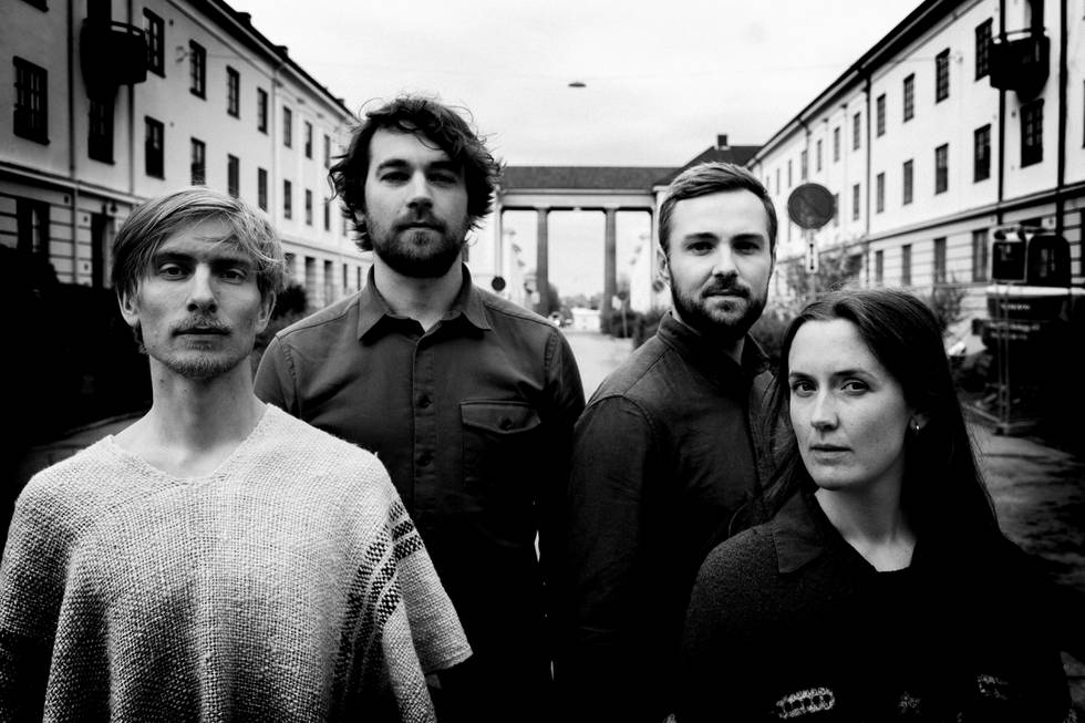 Bandet Flukten, med Hans Hulbækmo (fra venstre), Bárður Poulsen, Marius Klovning  og Hanna Paulsberg, gir ut debutplata denne uka.