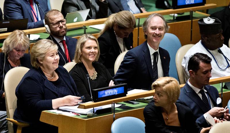 Erna Solberg (H) og Sylvi Listhaug (Frp) talte for flere og bedre returavtaler for migranter som ikke får opphold under gårsdagens toppmøte om migranter og flyktninger i FN.