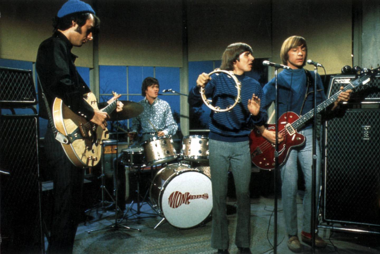 The Monkees i et av sine TV-programmer i 1966:  Michel Nesmith, Micky Dolenz, Davy og Peter Tork.
