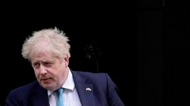 Britiske medier: Statsråder vil be Boris Johnson om å gå av