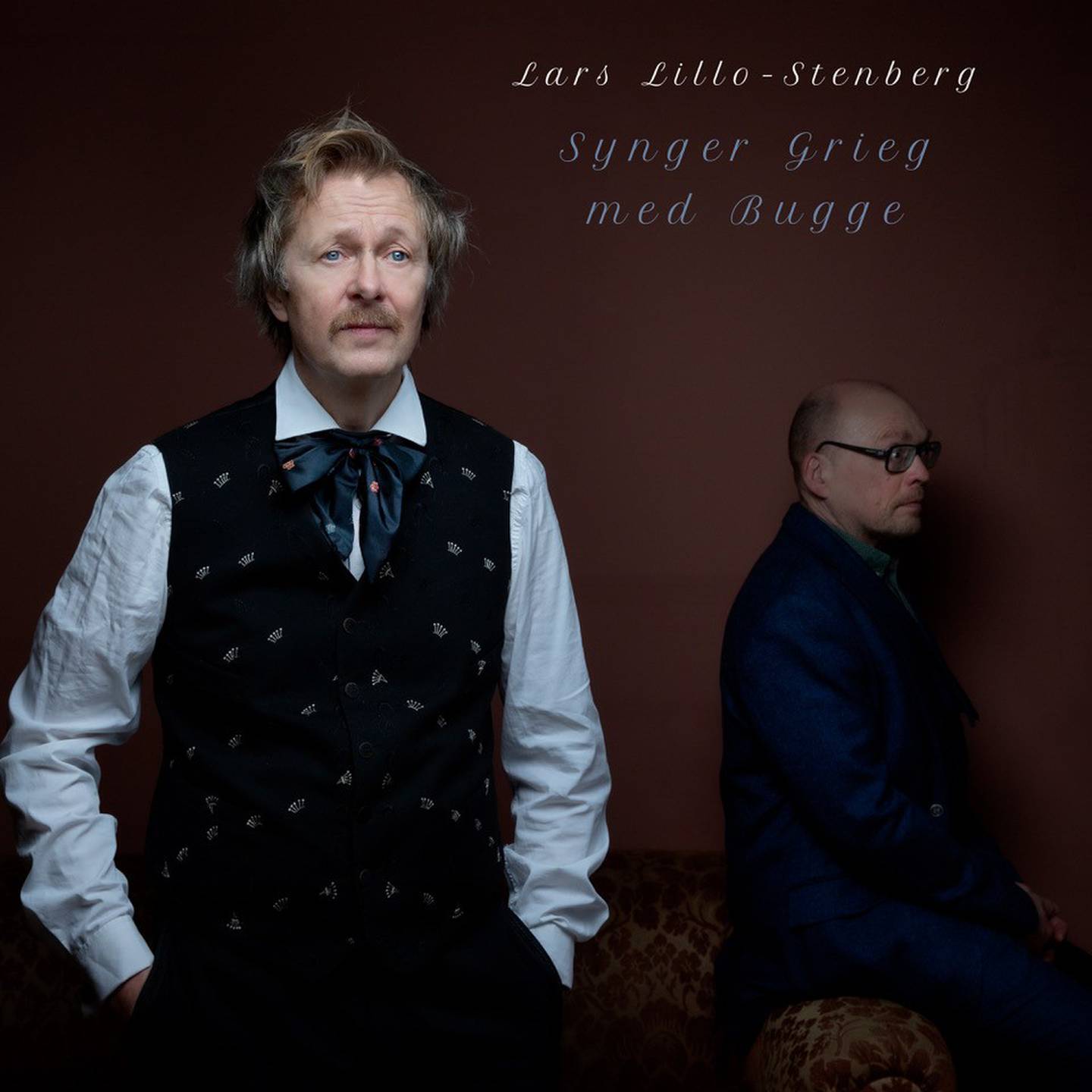 En Edvard Grieg-inspirert Lars Lillo-Stenberg på omsalget av sitt kommende album, med Bugge Wesseltoft i bakgrunnen