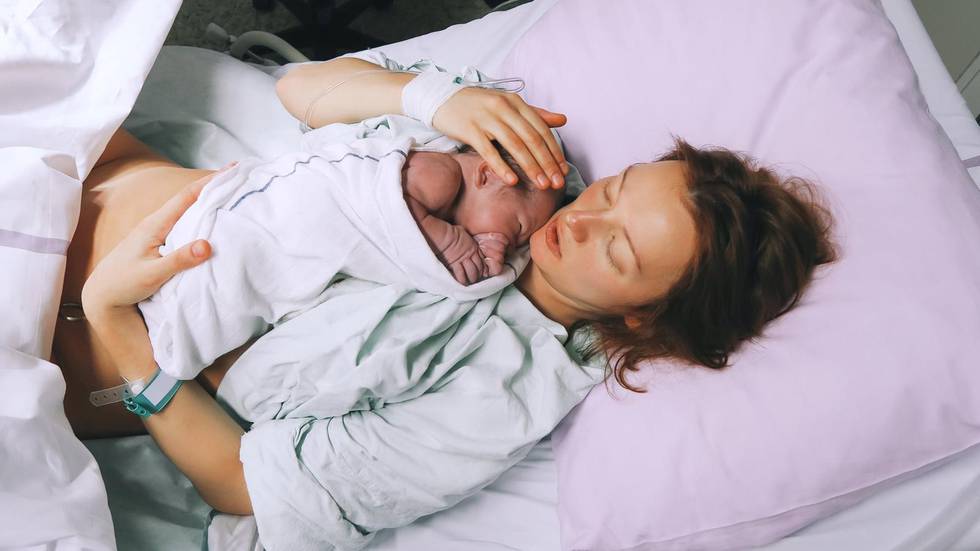 Eksperter sier at man vet at nybakte mødre og gravide er ekstra sårbare i krisetider