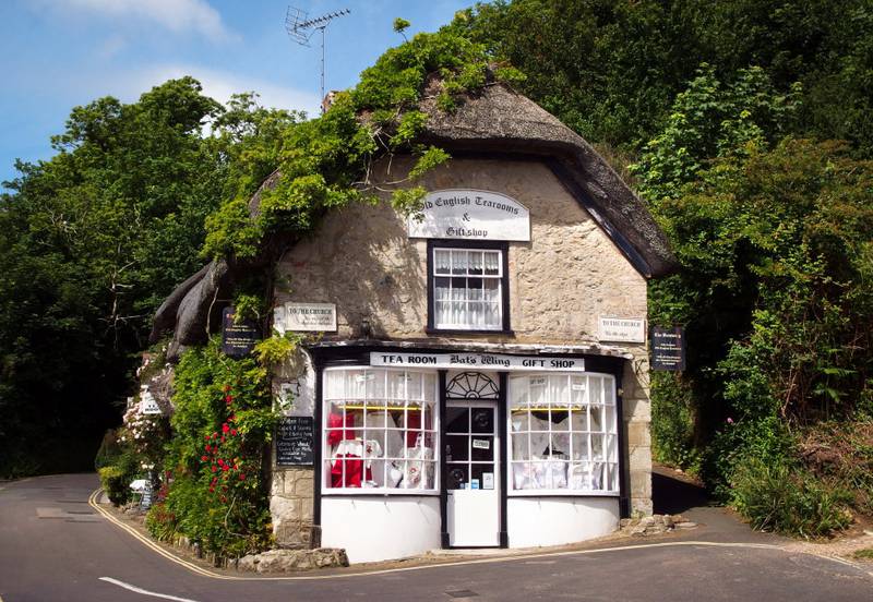 Ta et måltid på The Bat's Wing Tea Room i idylliske Godshill, Isle of Wights mest populære landsby.