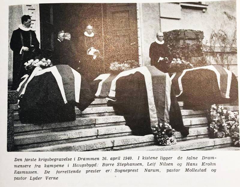 Den første krigsbegravelsen i Drammen 26. april 1940.