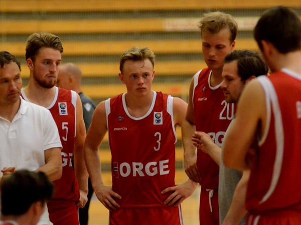 Nesten for Norge i basketduellen mot Danmak