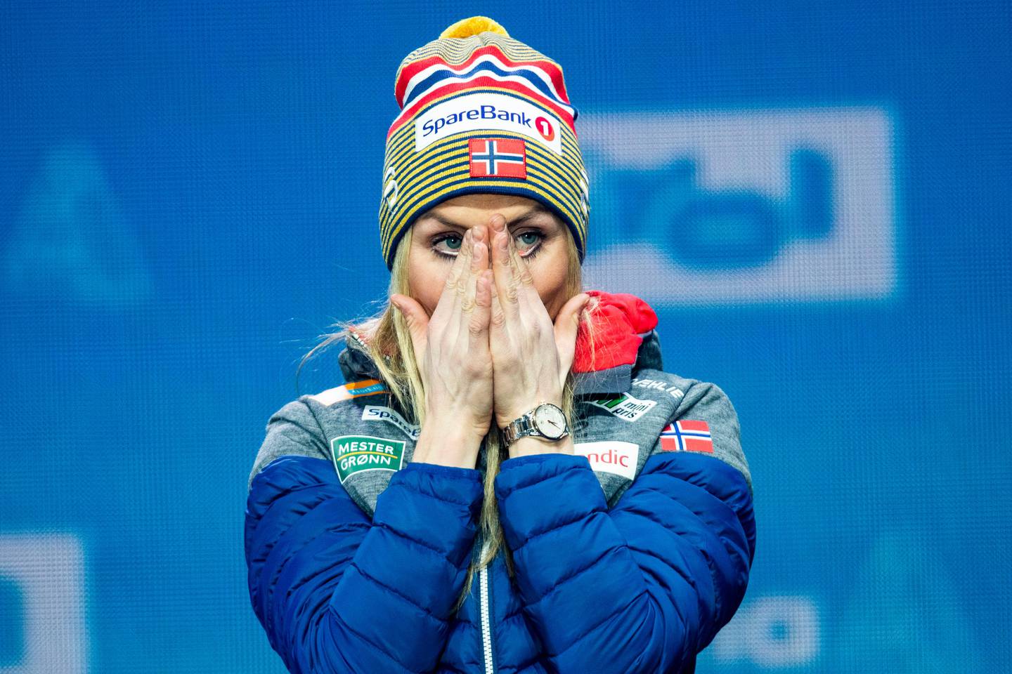 Seefeld, Østerrike 20190302.
Therese Johaug ble rørt til tårer under medaljeseremonien etter 30 km for kvinner under VM i Seefeld 2019. Johaug vant gull.
Foto: Tore Meek / NTB scanpix
