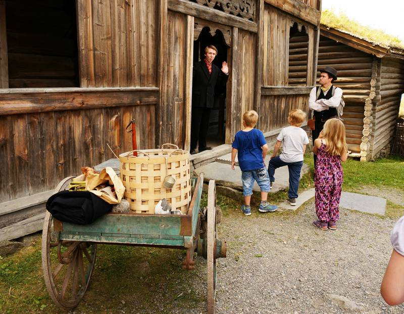 Maihaugen på Lillehammer er et levende og familievennlig museum med mange aktiviteter i skoleferiene. 