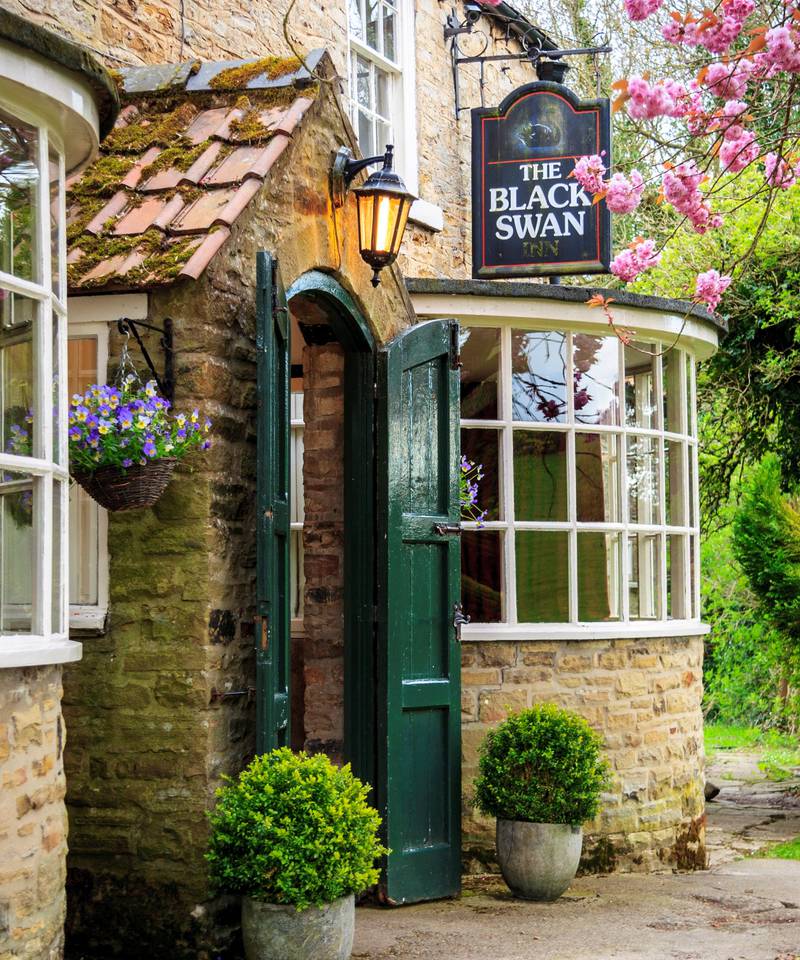 I en gammel kro i landsbyen Oldstead finner du en av Yorkshires beste restauranter - Black Swan.