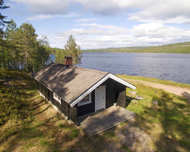KAN BLI DIN: Abborbua i Våler på Finnskogen er en av de 70 hyttene som Statskog leier ut. Den har plass til seks personer og koster blant annet derfor noe mer enn de billigste utleiehyttene deres.FOTO: TORKEL SKOGLUND