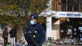 Razziaer mot franske islamister og 80 etterforskninger mot netthat i gang