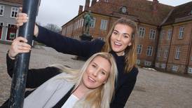 Innovasjons-studentene Anna og Lise mener Gamlebyen må få bydelsleder!
