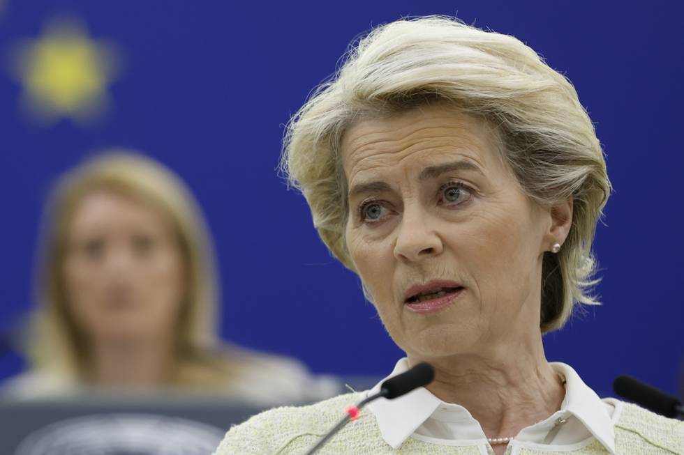 EU-kommisjonens leder Ursula von der Leyen la fram en ny sanksjonspakke mot Russland onsdag. Foto: Jean-François Badias / AP / NTB