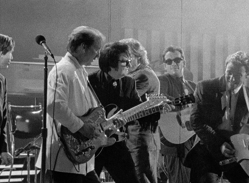The Big O slår seg løs med T-bone Burnett, Elvis Costello og Roy Orbison.