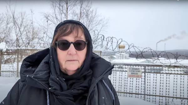 Navalnyjs mor går rettens vei for å få liket av sønnen