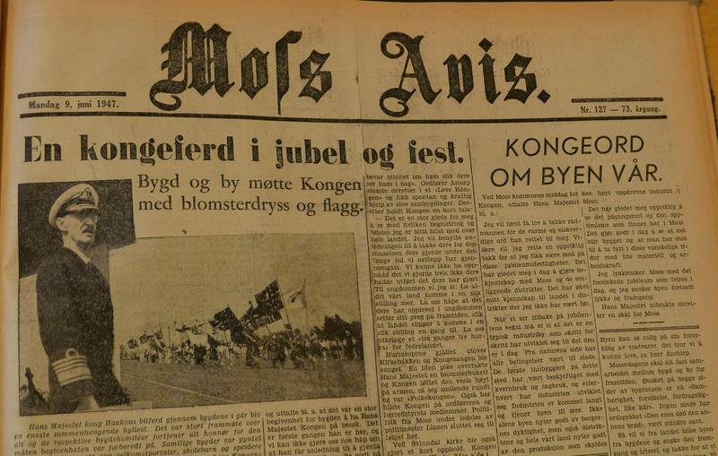STOR BEGIVENHET: Både Moss Arbeiderblad og Moss Avis (bildet) hadde store oppslag og mange siders reportasjer om Mossedagene 7.–8. juni 1947. Besøket til kong Haakon 7. fikk voldsom oppmerksomhet.