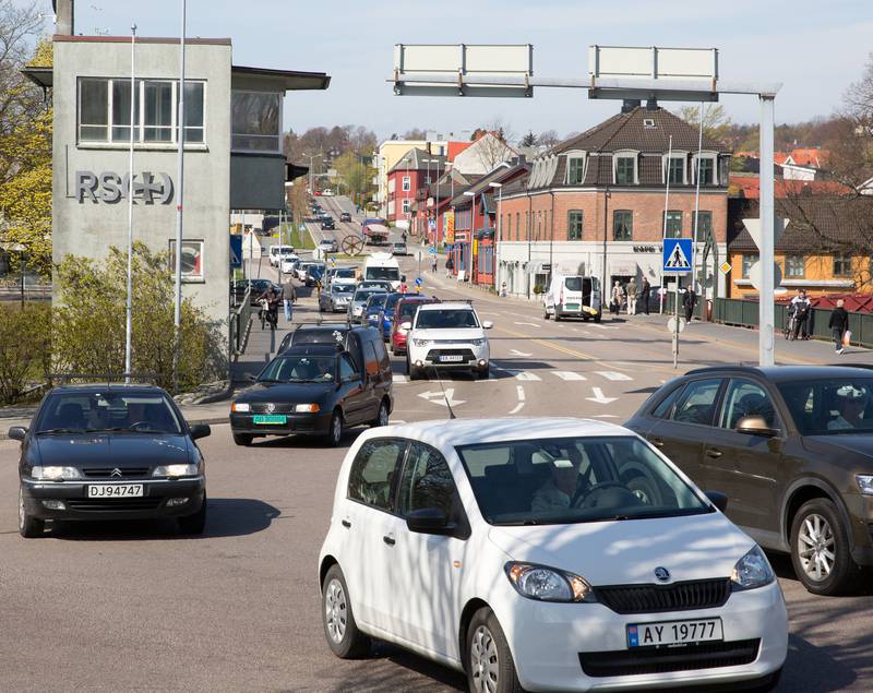 MDG påpeker at de fleste som kjører over brua fra Jeløy i dag allerede benytter seg av det venstre feltet. FOTO: KENNETH STENSRUD