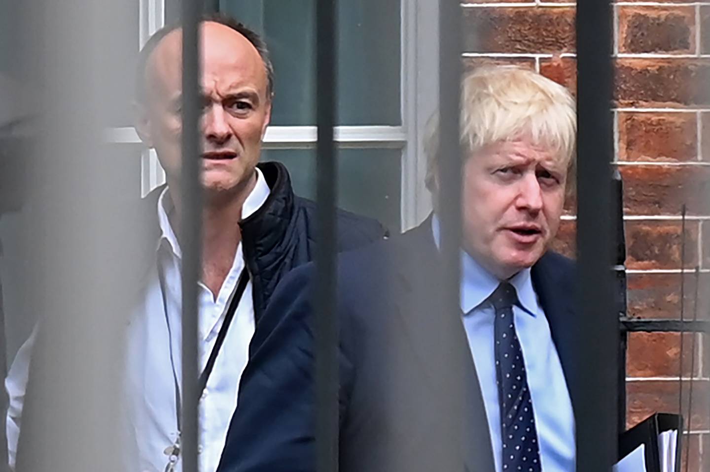 Storbritannias statsminister Boris Johnson (t.h.) sammen med sin tidligere rådgiver Dominic Cummings.
