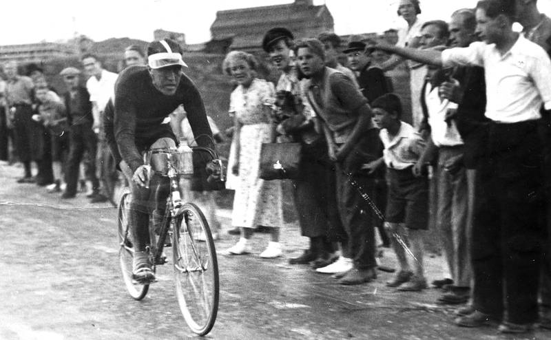 Som syklist holdt Johan Støa et bra nasjonalt nivå, med bronsemedalje fra NM og med rekordtid på den styrkeprøven Trondheim-Oslo. 