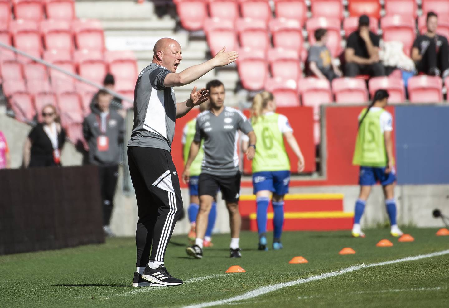 Nils Lexerød trente U-19-landslaget fra 2015 til 2019. Her fra tidligere i år som VIF-trener.