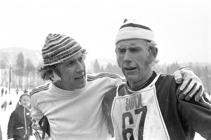 FÅBERG, LILLEHAMMER 19730204: Norgesmesteren Ivar Formo (t.v.) sammen med Oddvar Brå under NM-på ski i Fåberg. 
Foto: Jan Dahl NTB / SCANPIX