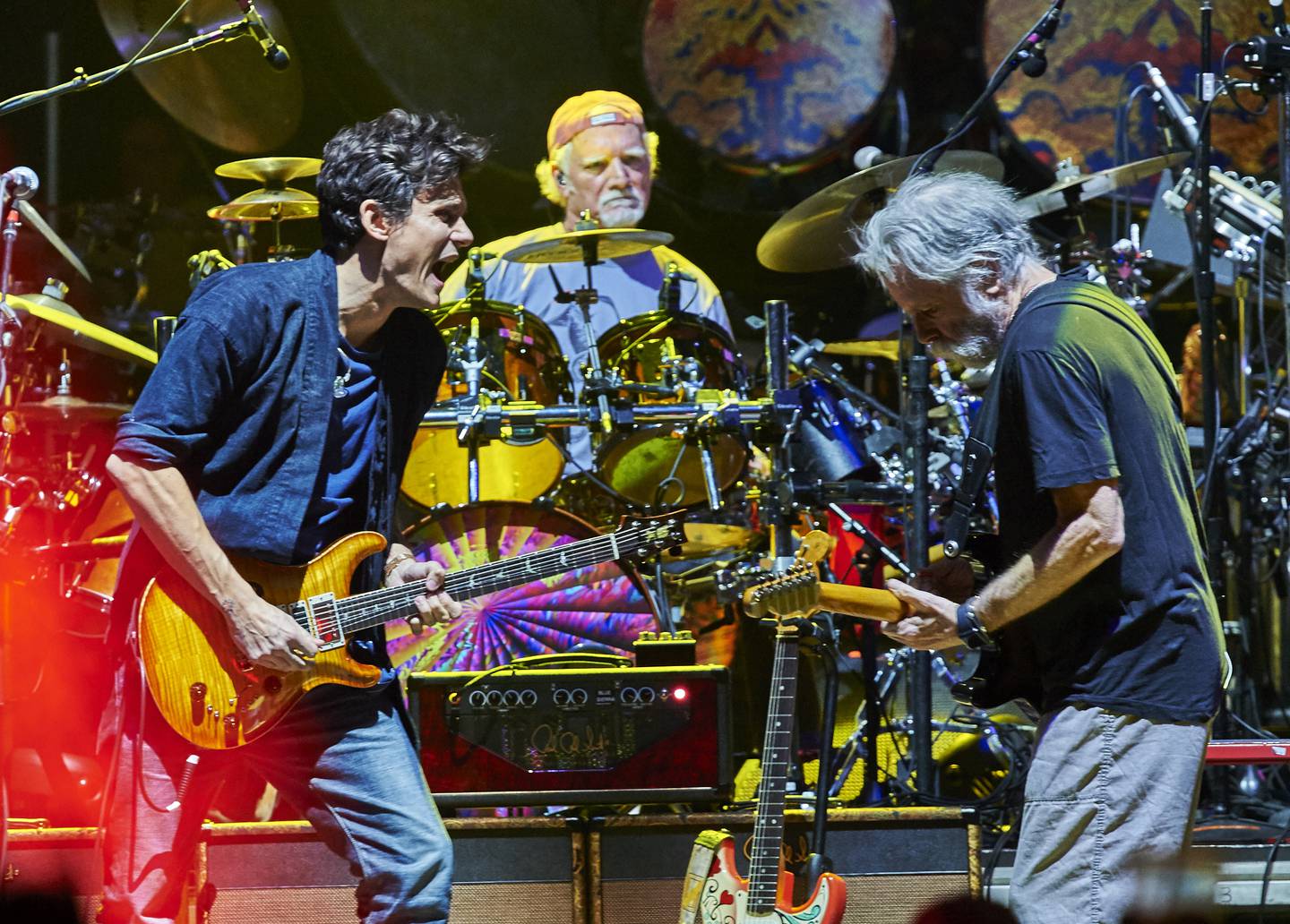 John Mayer slår seg løs med Bill Kreutzmann  og Bob Weir i Dead & Company. En videreføring av arven  fra Grateful Dead, som har vært en stor konsertattraksjon i USA de siste ti årene.