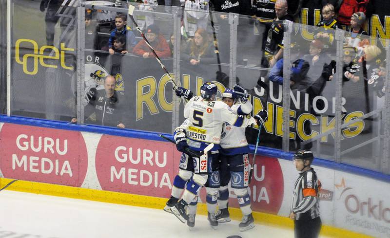 Tommy Kristiansen senket Oilers og Sparta tar helt av etter seier i DNB Arena. FOTO: ESPEN IVERSEN